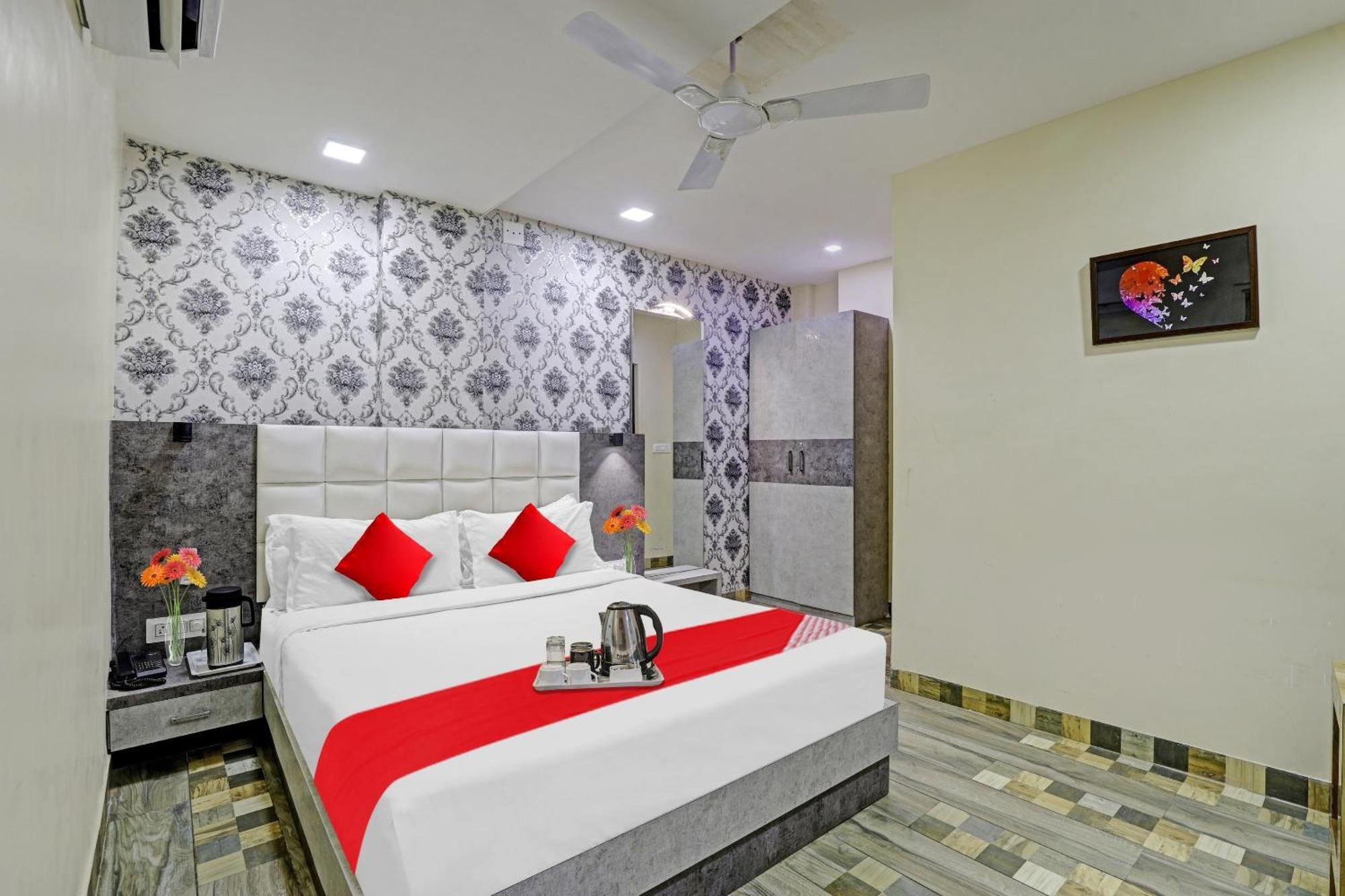 Collection O Hotel Raj Palace 巴罗达 外观 照片
